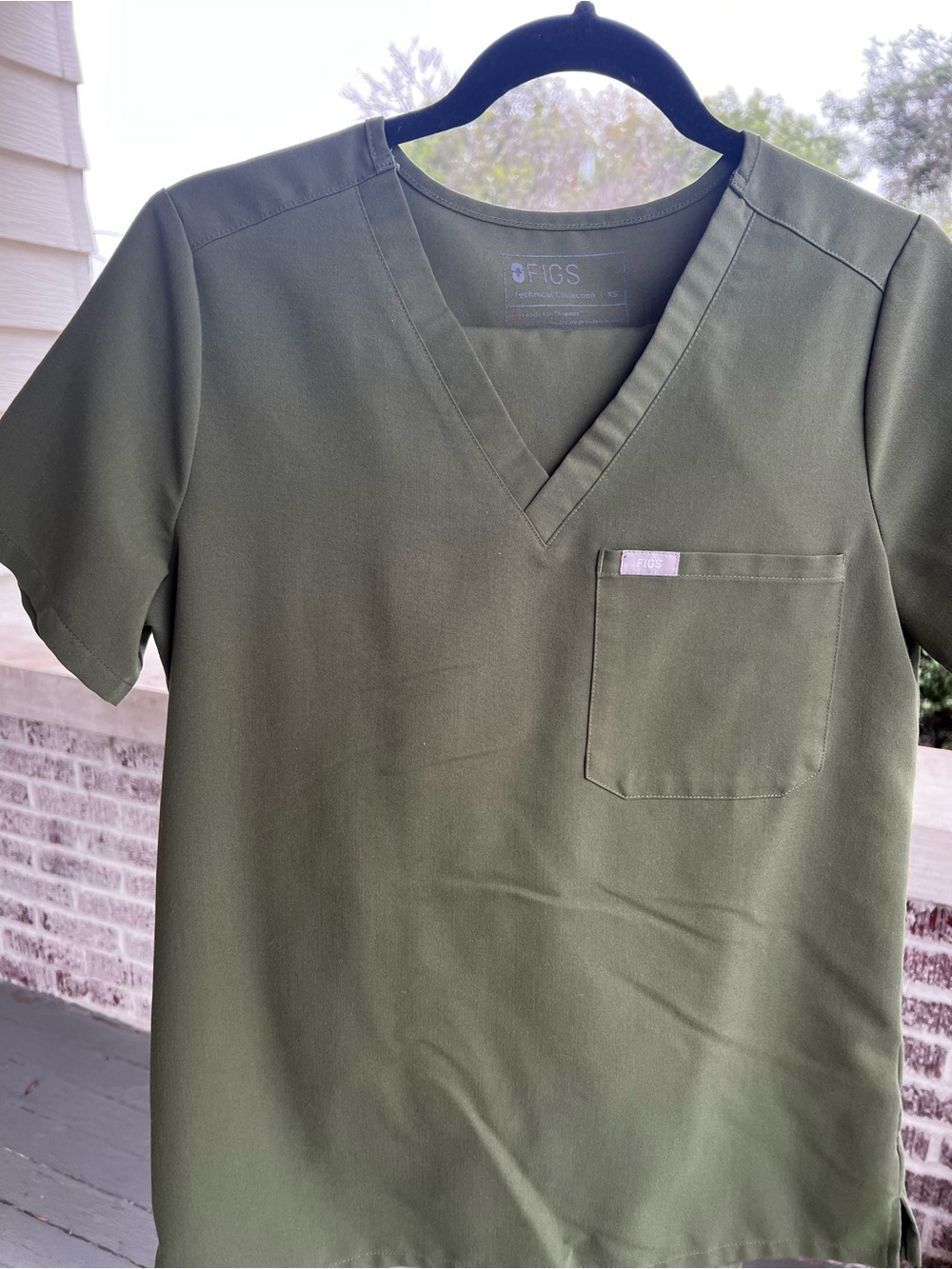 Figs Women’s Olive Green Scrub Set